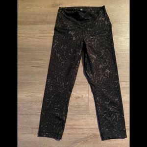 Lululemon Crops Size 6